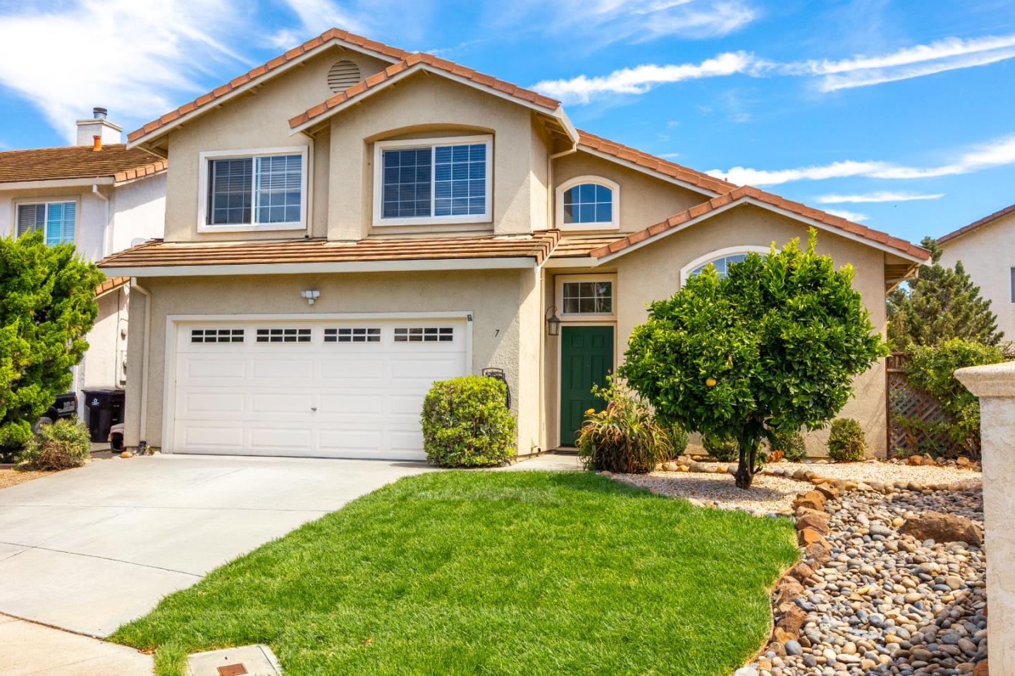 Detail Gallery Image 2 of 43 For 7 Massachusetts Cir, Salinas,  CA 93905 - 4 Beds | 2/1 Baths