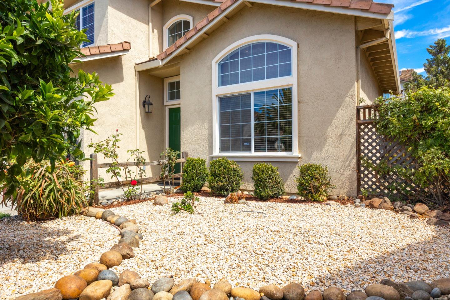Detail Gallery Image 3 of 43 For 7 Massachusetts Cir, Salinas,  CA 93905 - 4 Beds | 2/1 Baths