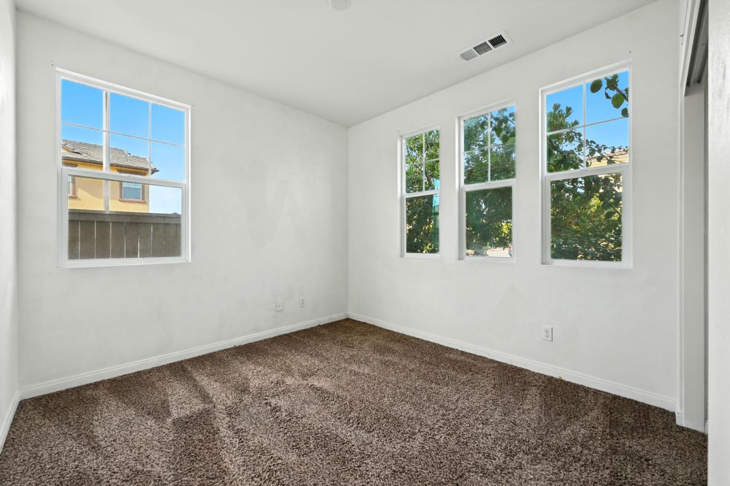 Detail Gallery Image 14 of 30 For 970 Sea Glass Way, San Diego,  CA 92154 - 4 Beds | 3 Baths