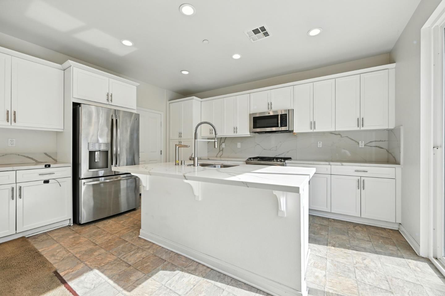 Detail Gallery Image 7 of 30 For 970 Sea Glass Way, San Diego,  CA 92154 - 4 Beds | 3 Baths
