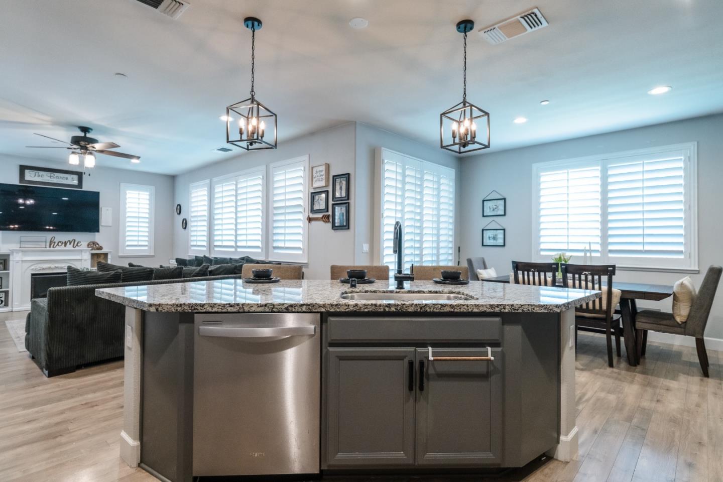 Detail Gallery Image 12 of 29 For 630 Cerrato Way, Hollister,  CA 95023 - 4 Beds | 3 Baths