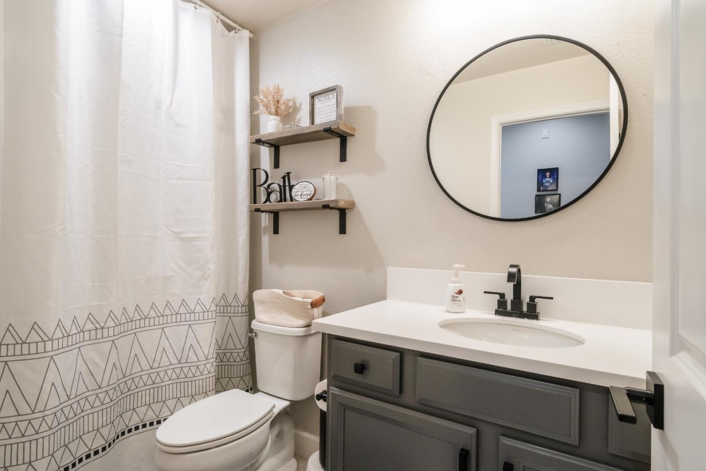 Detail Gallery Image 16 of 29 For 630 Cerrato Way, Hollister,  CA 95023 - 4 Beds | 3 Baths