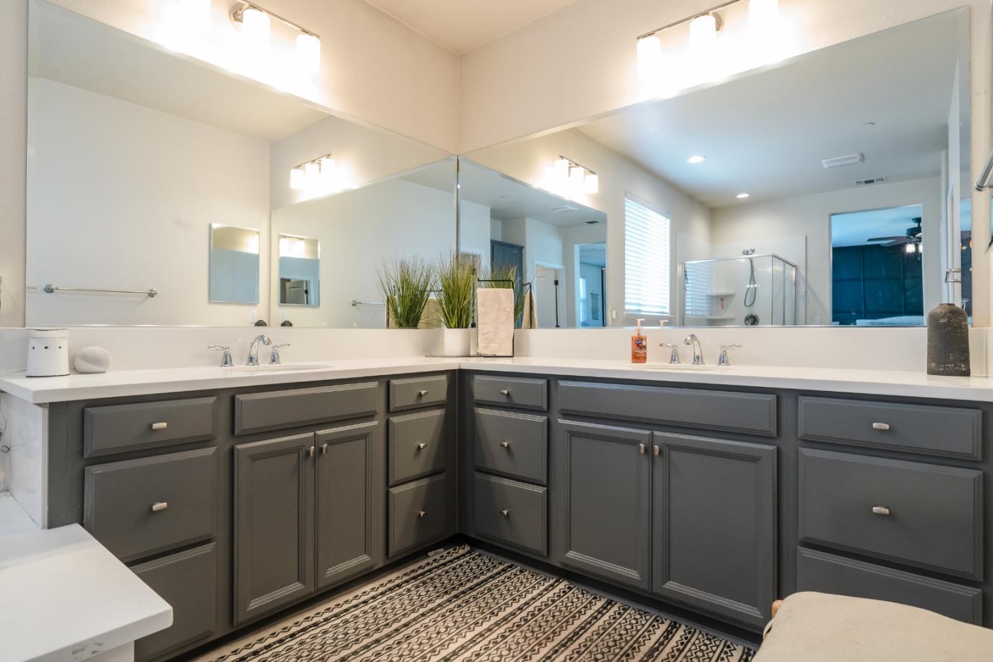 Detail Gallery Image 21 of 29 For 630 Cerrato Way, Hollister,  CA 95023 - 4 Beds | 3 Baths