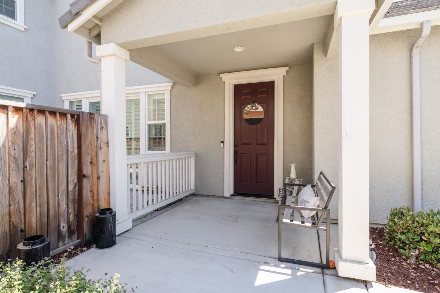 Detail Gallery Image 3 of 29 For 630 Cerrato Way, Hollister,  CA 95023 - 4 Beds | 3 Baths