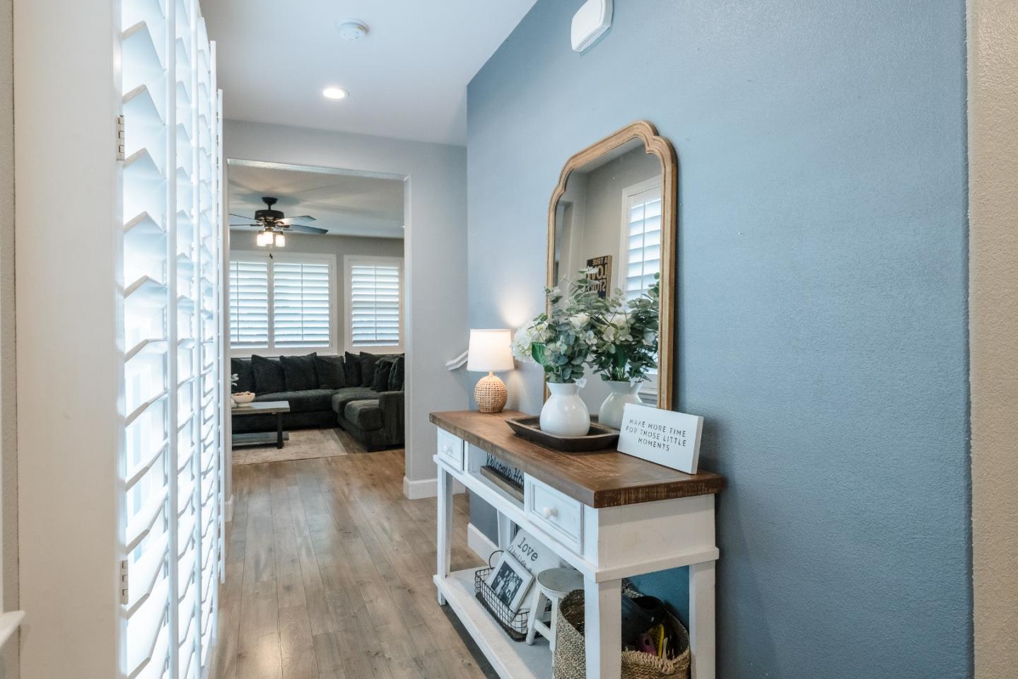 Detail Gallery Image 4 of 29 For 630 Cerrato Way, Hollister,  CA 95023 - 4 Beds | 3 Baths