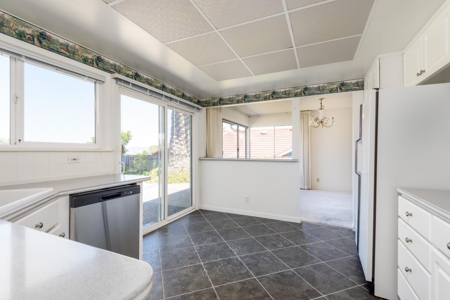 Detail Gallery Image 10 of 27 For 90 Conejo Dr, Millbrae,  CA 94030 - 4 Beds | 2 Baths