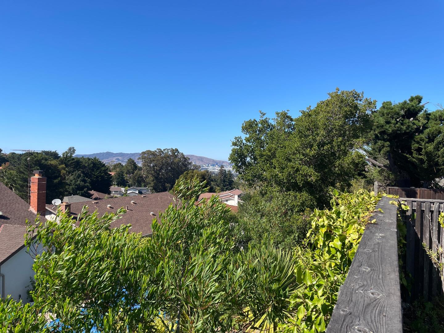 Detail Gallery Image 5 of 5 For 90 Conejo Dr, Millbrae,  CA 94030 - 4 Beds | 2 Baths
