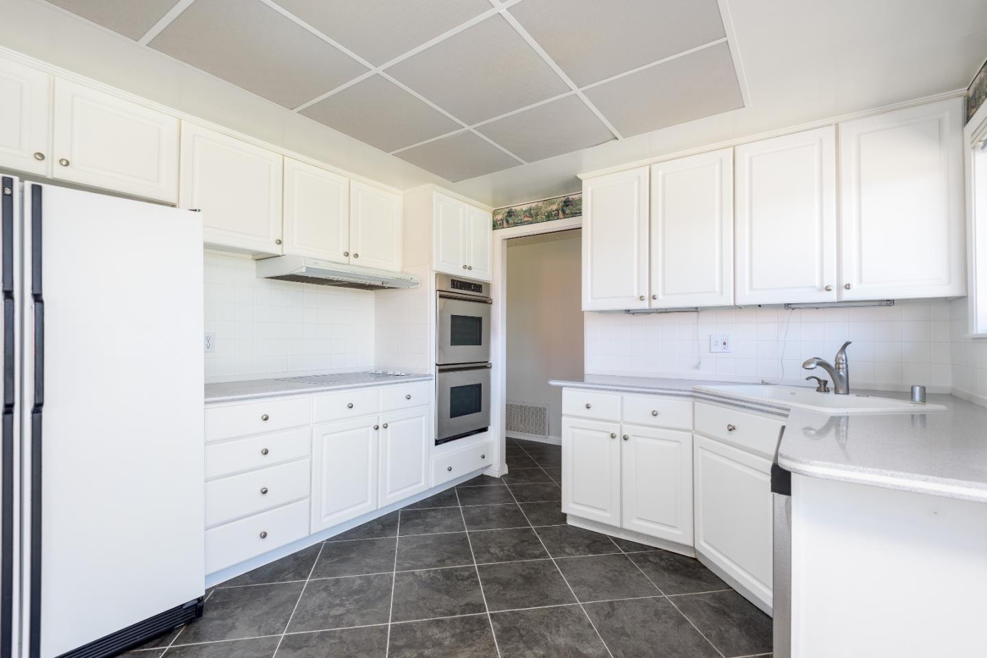 Detail Gallery Image 9 of 27 For 90 Conejo Dr, Millbrae,  CA 94030 - 4 Beds | 2 Baths