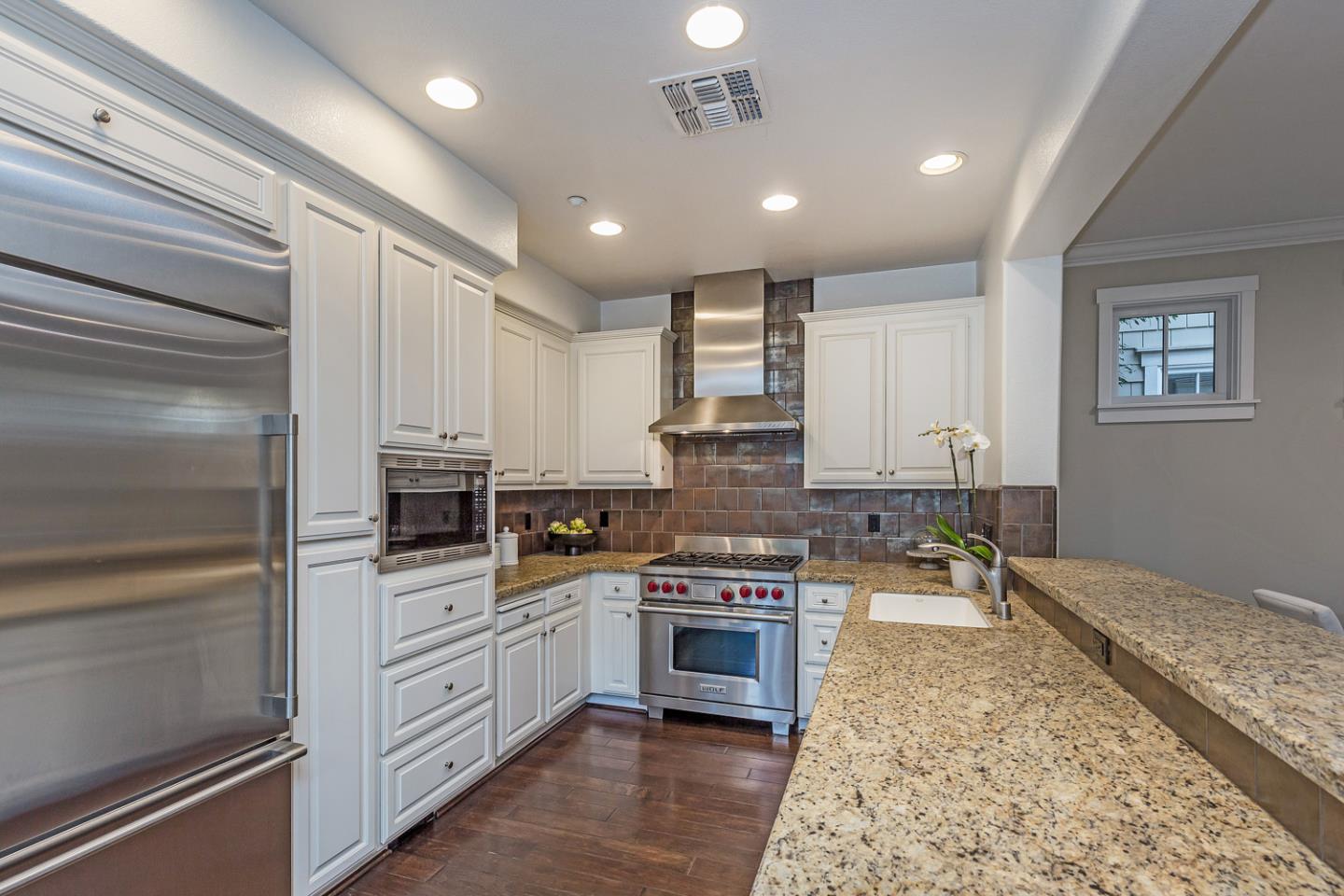 Detail Gallery Image 10 of 34 For 207 Pearl Ln, Menlo Park,  CA 94025 - 4 Beds | 3/1 Baths