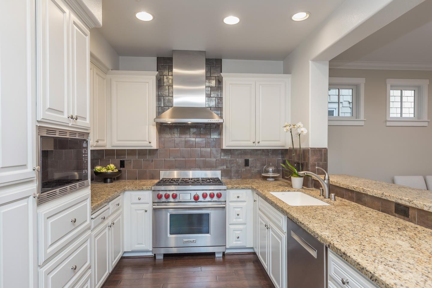 Detail Gallery Image 11 of 34 For 207 Pearl Ln, Menlo Park,  CA 94025 - 4 Beds | 3/1 Baths