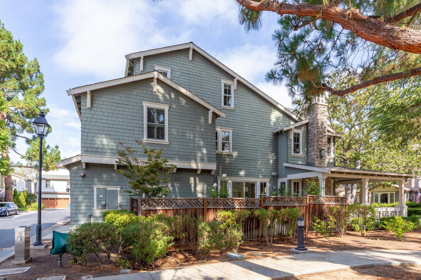 Detail Gallery Image 27 of 34 For 207 Pearl Ln, Menlo Park,  CA 94025 - 4 Beds | 3/1 Baths