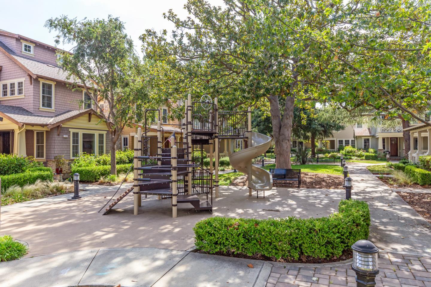 Detail Gallery Image 32 of 34 For 207 Pearl Ln, Menlo Park,  CA 94025 - 4 Beds | 3/1 Baths
