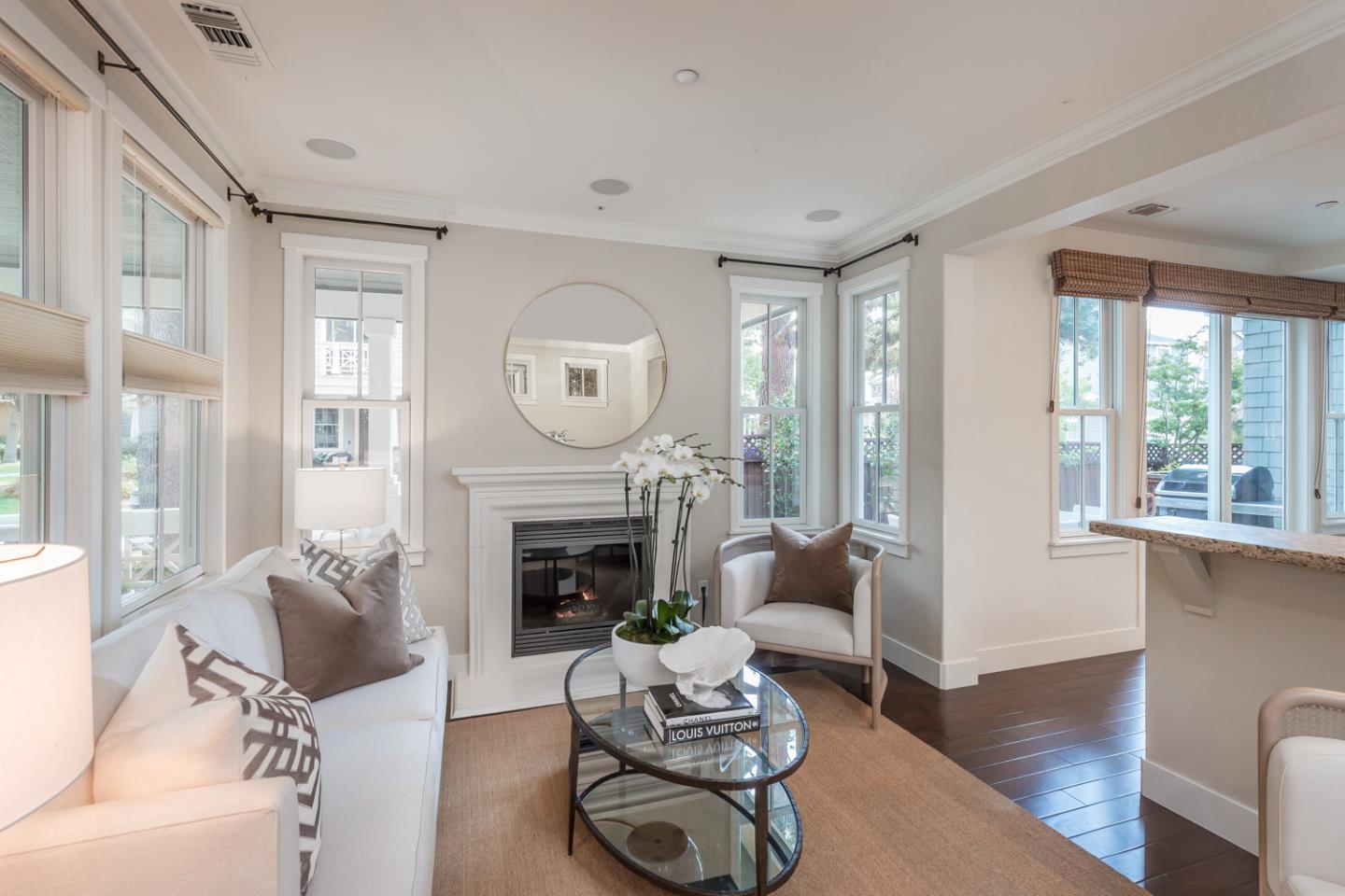 Detail Gallery Image 5 of 34 For 207 Pearl Ln, Menlo Park,  CA 94025 - 4 Beds | 3/1 Baths