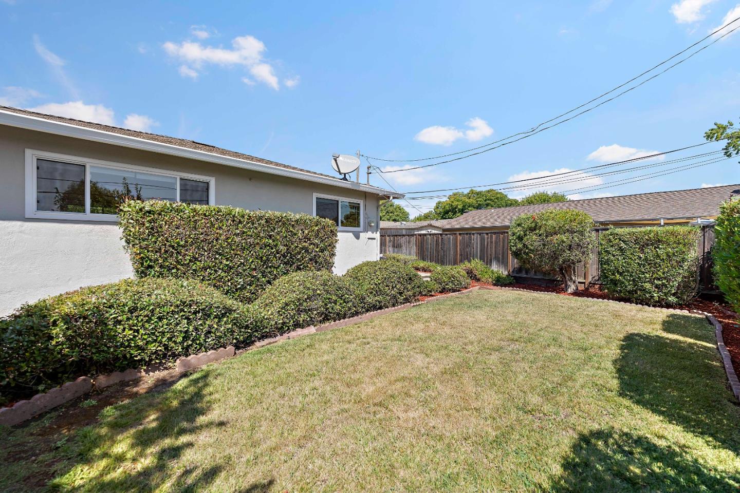 Detail Gallery Image 26 of 27 For 920 Longwood Ln, San Jose,  CA 95129 - 3 Beds | 2 Baths