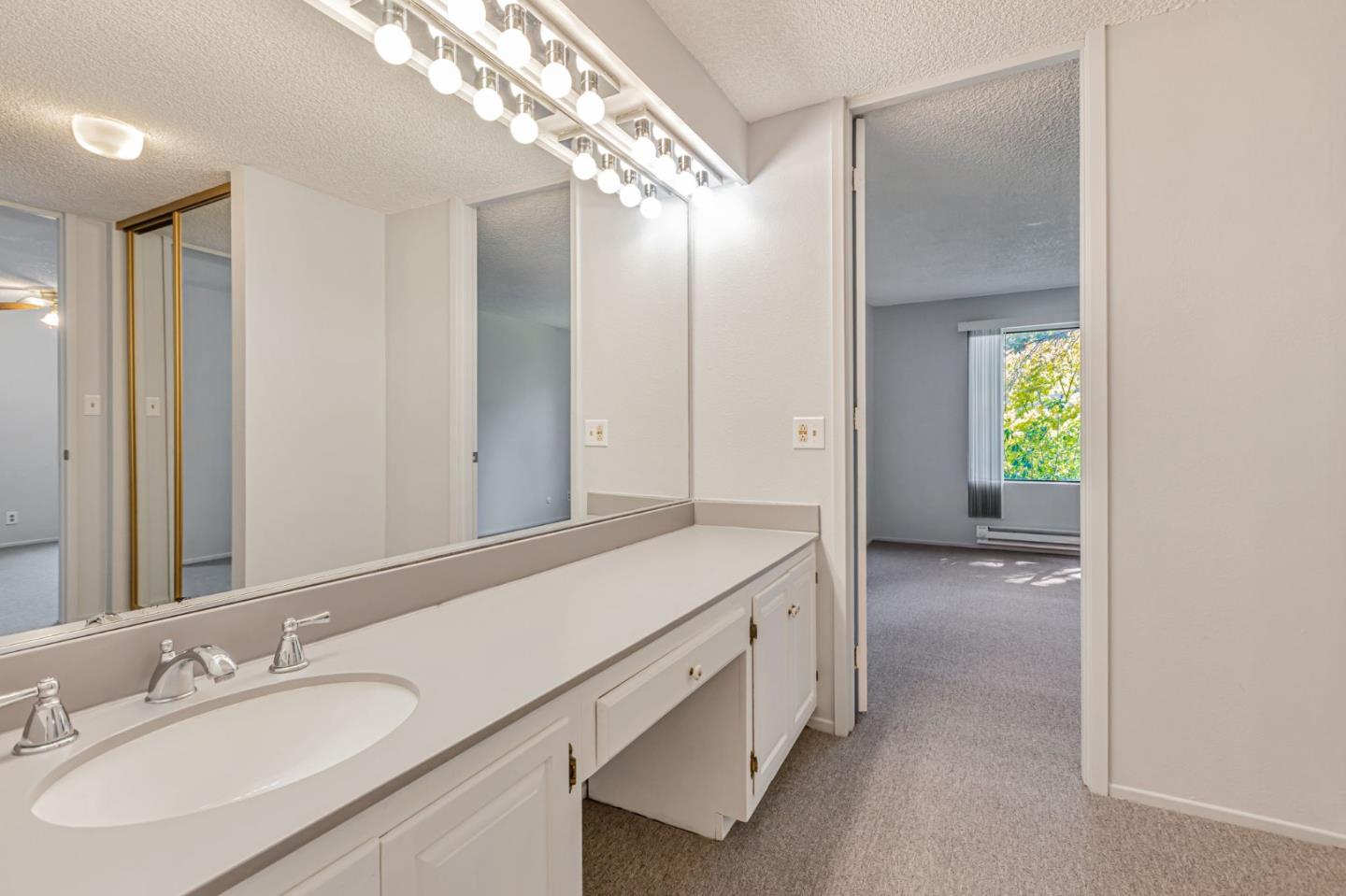 Detail Gallery Image 10 of 38 For 4359 Shelter Creek Ln, San Bruno,  CA 94066 - 1 Beds | 1 Baths