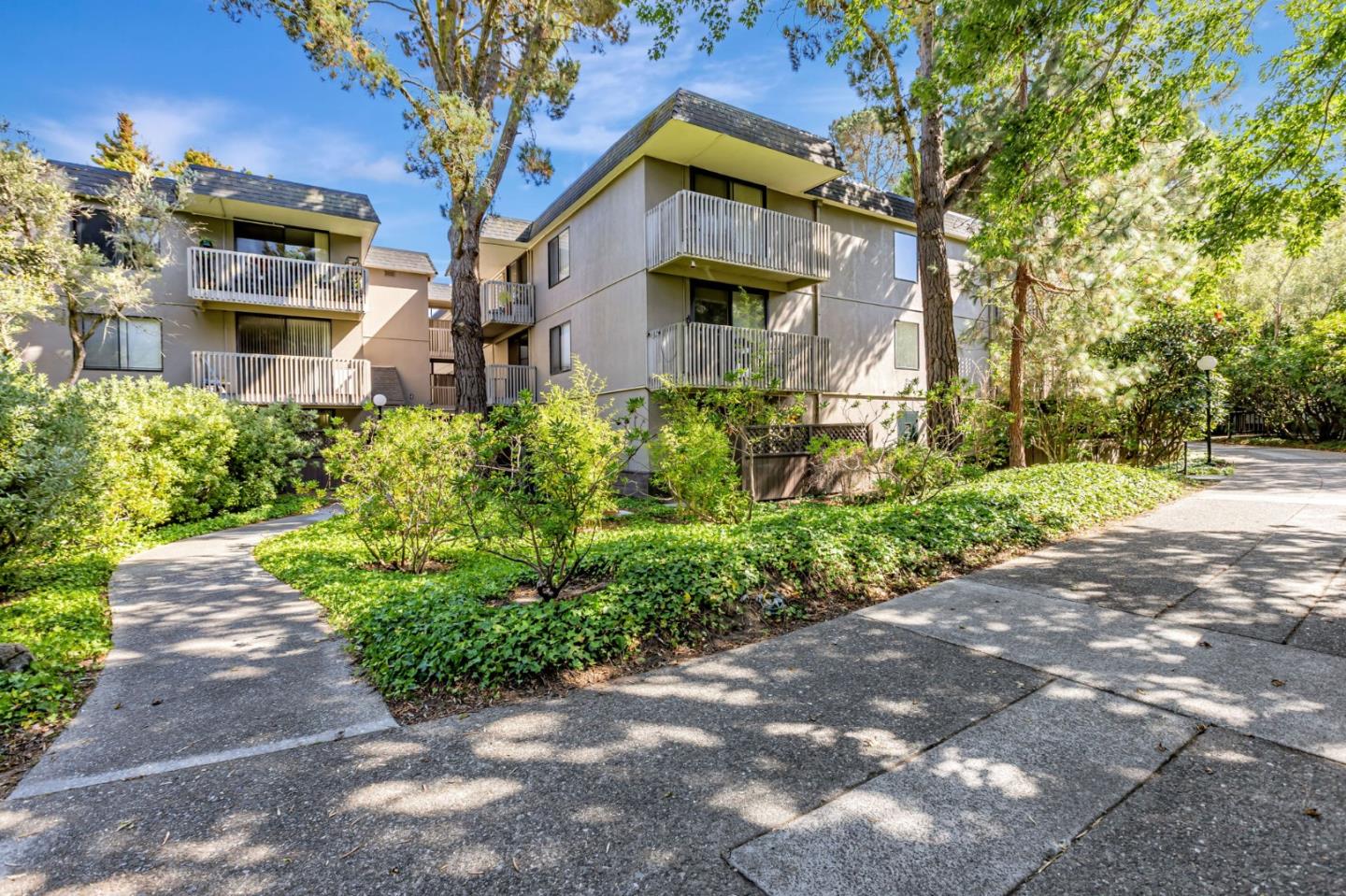 Detail Gallery Image 2 of 38 For 4359 Shelter Creek Ln, San Bruno,  CA 94066 - 1 Beds | 1 Baths