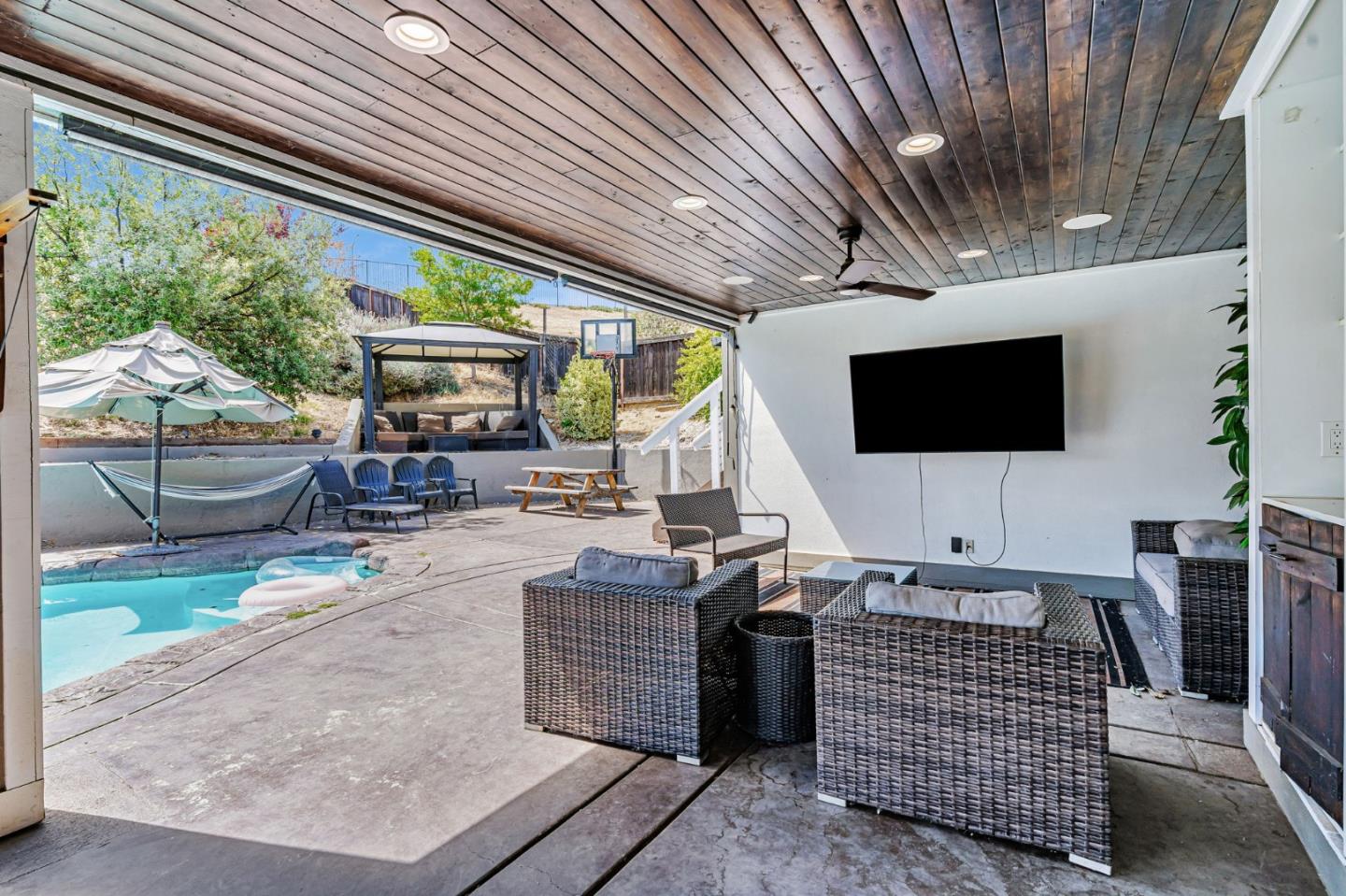Detail Gallery Image 43 of 54 For 2700 St Regis Ave, Brentwood,  CA 94513 - 6 Beds | 3 Baths