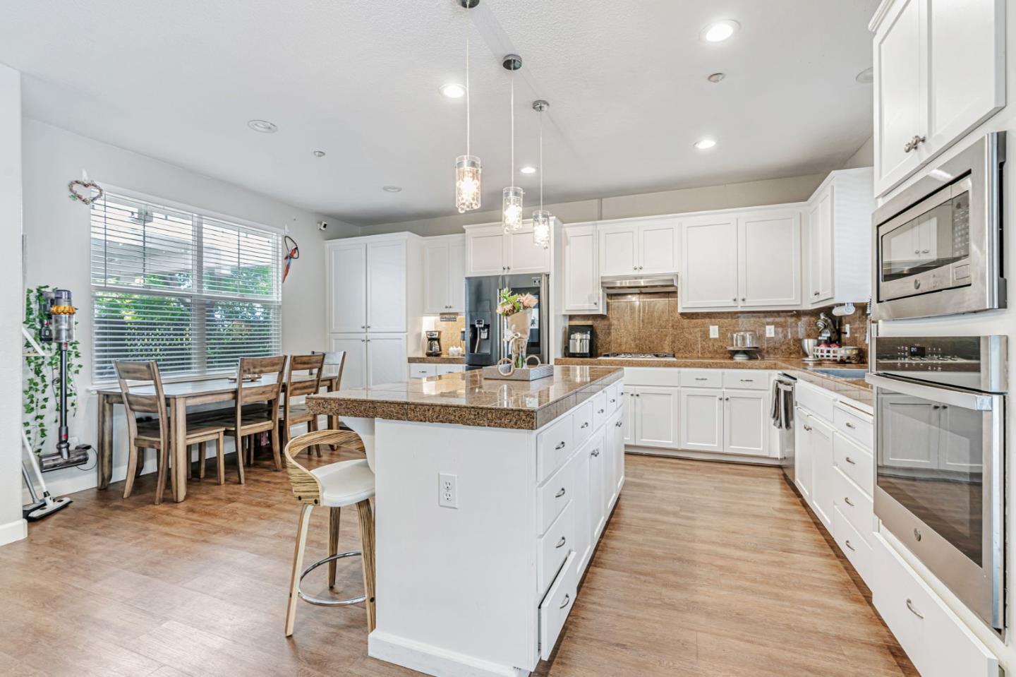 Detail Gallery Image 9 of 54 For 2700 St Regis Ave, Brentwood,  CA 94513 - 6 Beds | 3 Baths