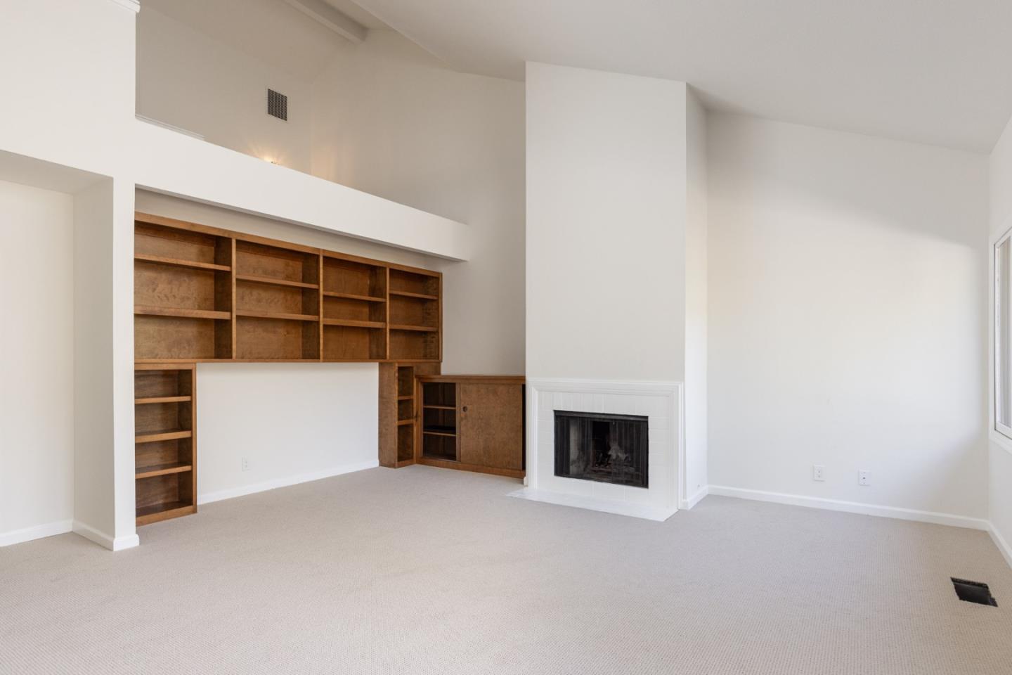 Detail Gallery Image 10 of 28 For 135 White Oaks Ln, Carmel Valley,  CA 93924 - 2 Beds | 2/1 Baths