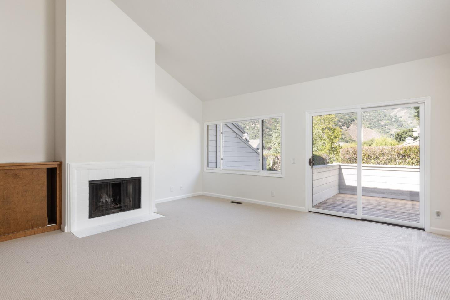 Detail Gallery Image 11 of 28 For 135 White Oaks Ln, Carmel Valley,  CA 93924 - 2 Beds | 2/1 Baths
