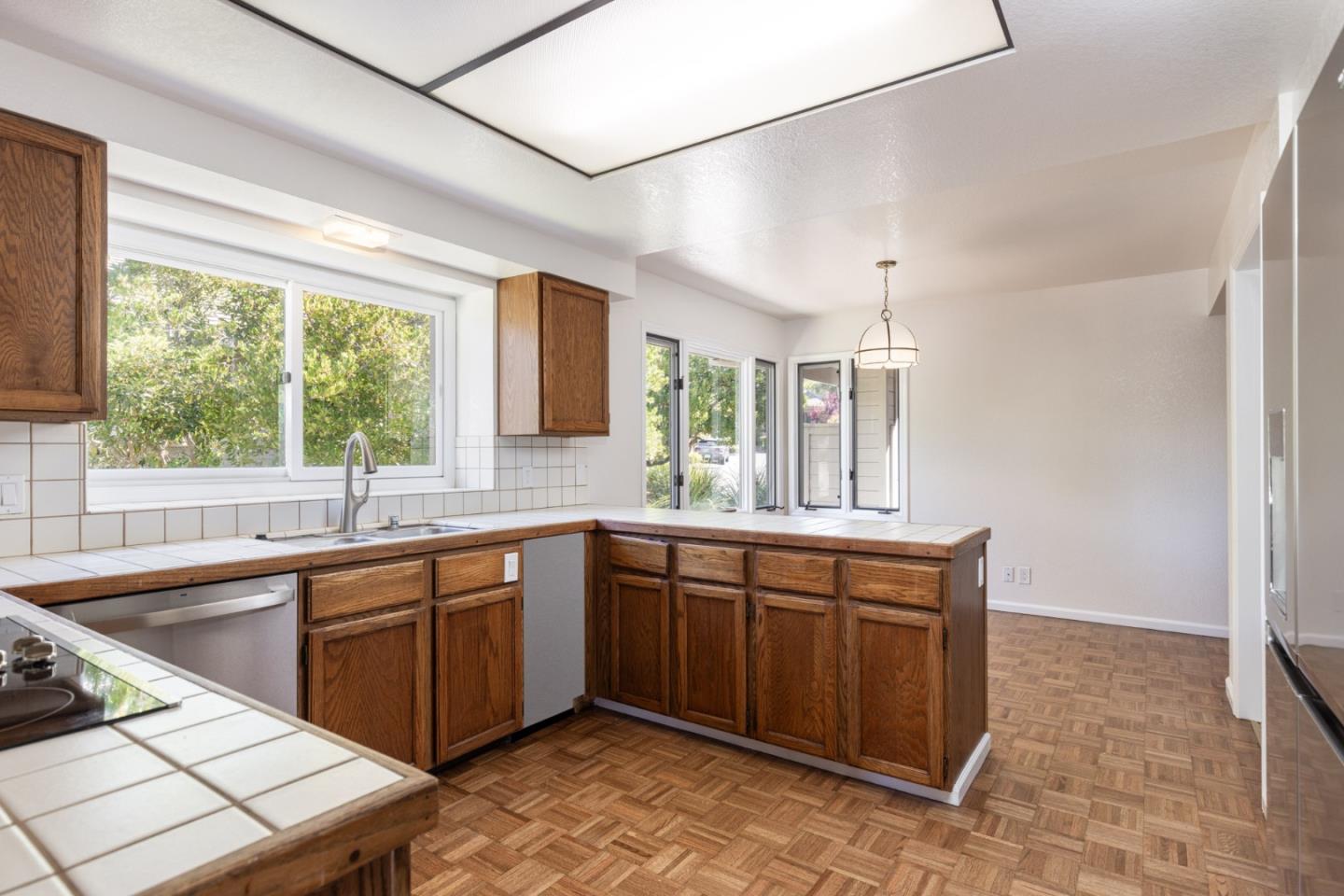 Detail Gallery Image 13 of 28 For 135 White Oaks Ln, Carmel Valley,  CA 93924 - 2 Beds | 2/1 Baths