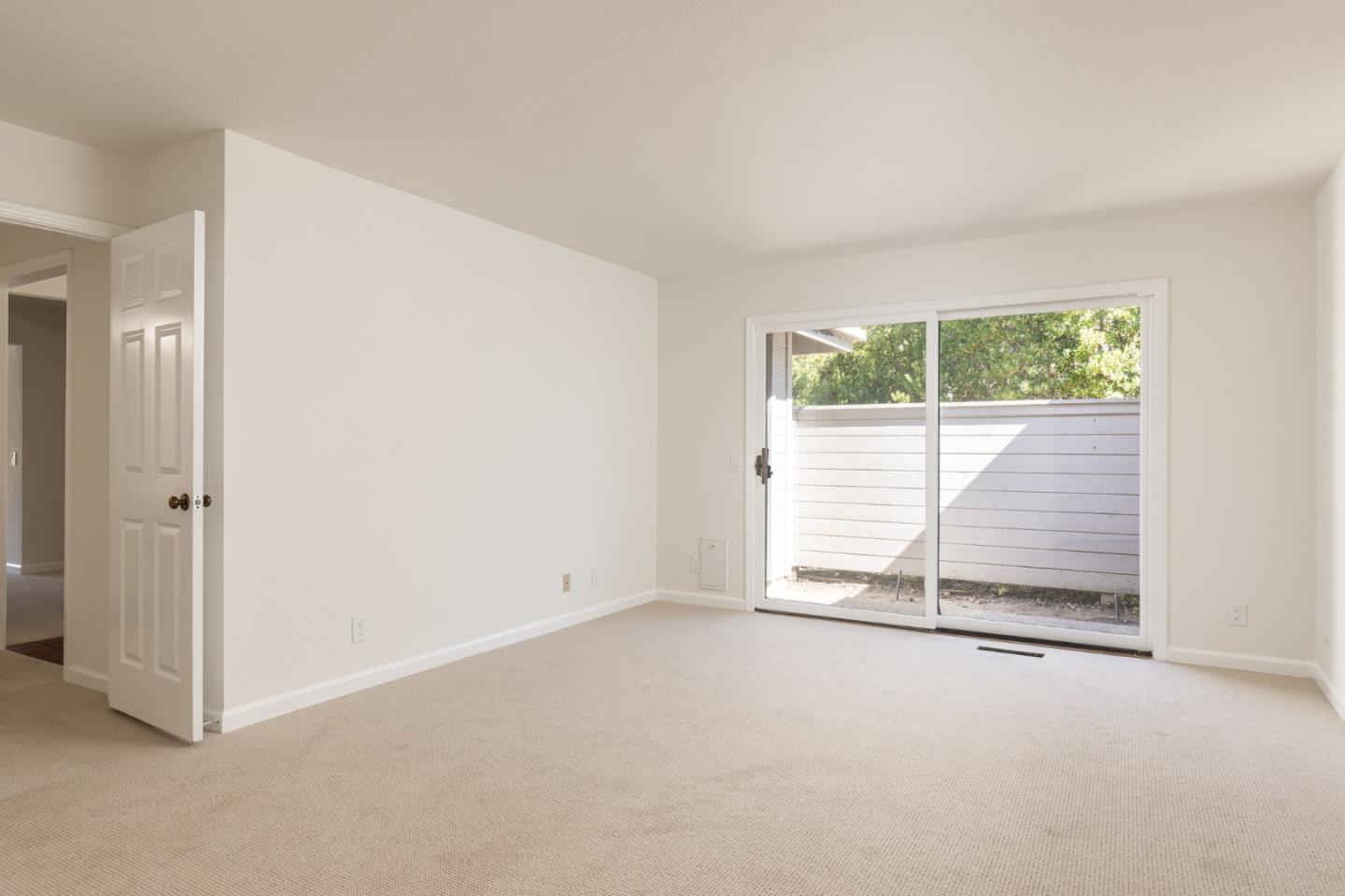 Detail Gallery Image 16 of 28 For 135 White Oaks Ln, Carmel Valley,  CA 93924 - 2 Beds | 2/1 Baths