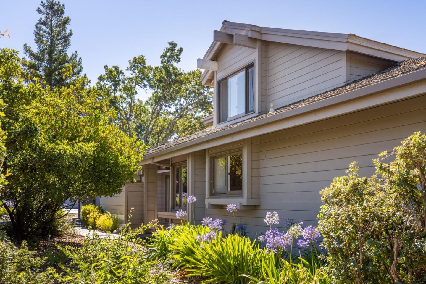 Detail Gallery Image 3 of 28 For 135 White Oaks Ln, Carmel Valley,  CA 93924 - 2 Beds | 2/1 Baths