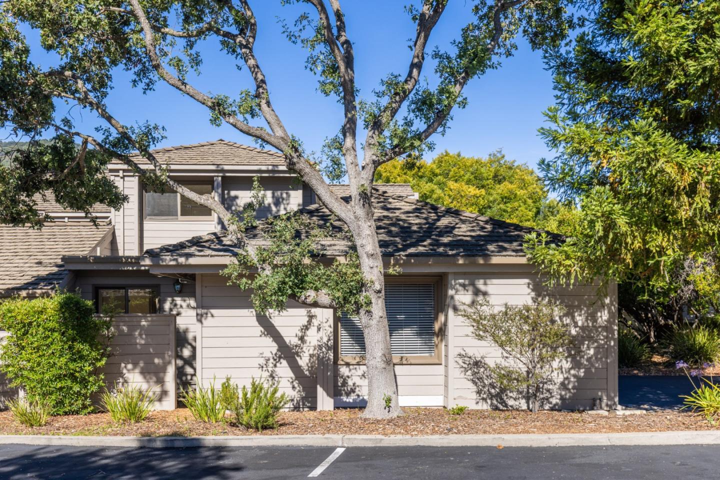 Detail Gallery Image 4 of 28 For 135 White Oaks Ln, Carmel Valley,  CA 93924 - 2 Beds | 2/1 Baths