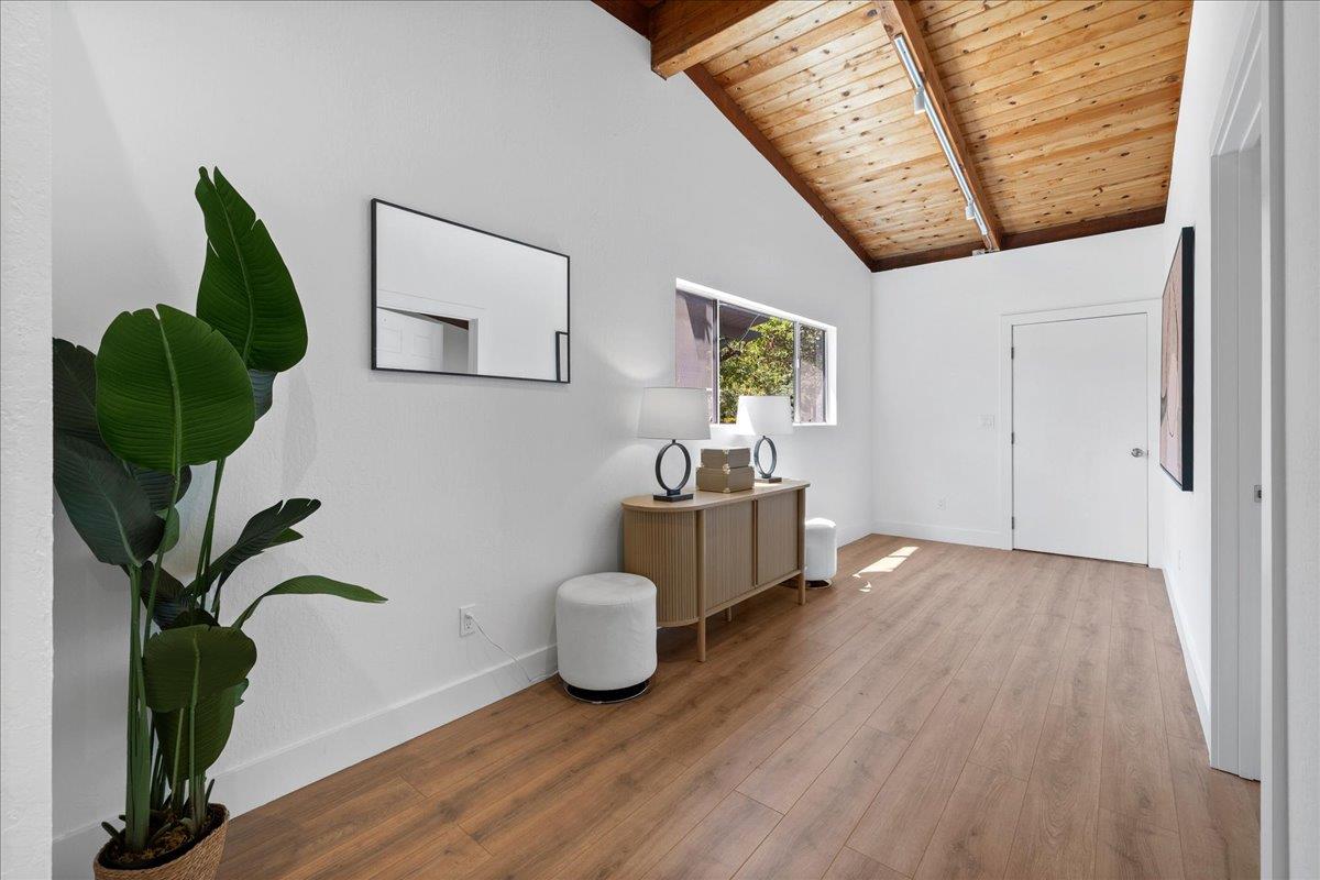 Detail Gallery Image 12 of 36 For 15 Naranja Way, Portola Valley,  CA 94028 - 4 Beds | 3 Baths