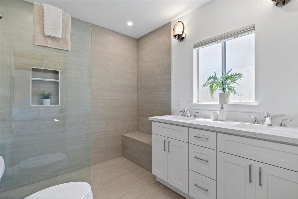 Detail Gallery Image 13 of 36 For 15 Naranja Way, Portola Valley,  CA 94028 - 4 Beds | 3 Baths