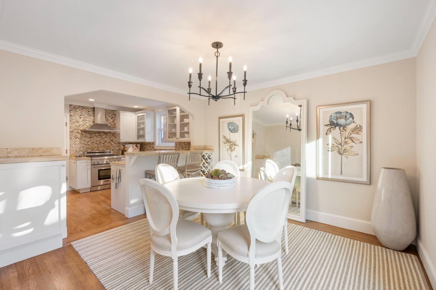 Detail Gallery Image 11 of 54 For 1549 Eastmoor Rd, Burlingame,  CA 94010 - 3 Beds | 2 Baths