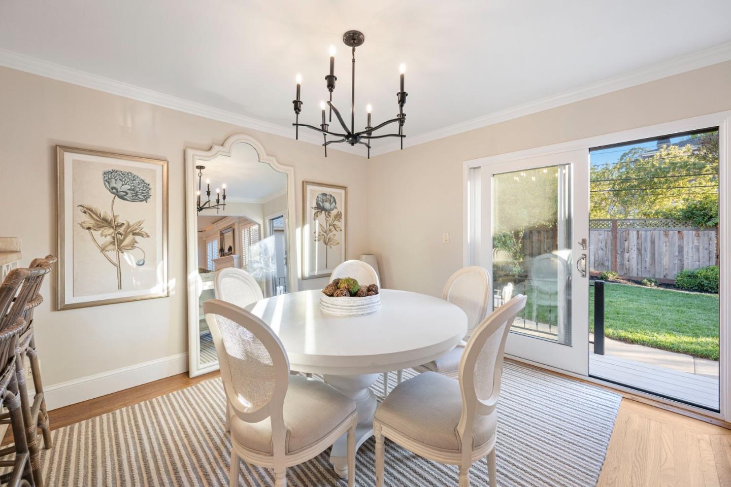 Detail Gallery Image 12 of 54 For 1549 Eastmoor Rd, Burlingame,  CA 94010 - 3 Beds | 2 Baths