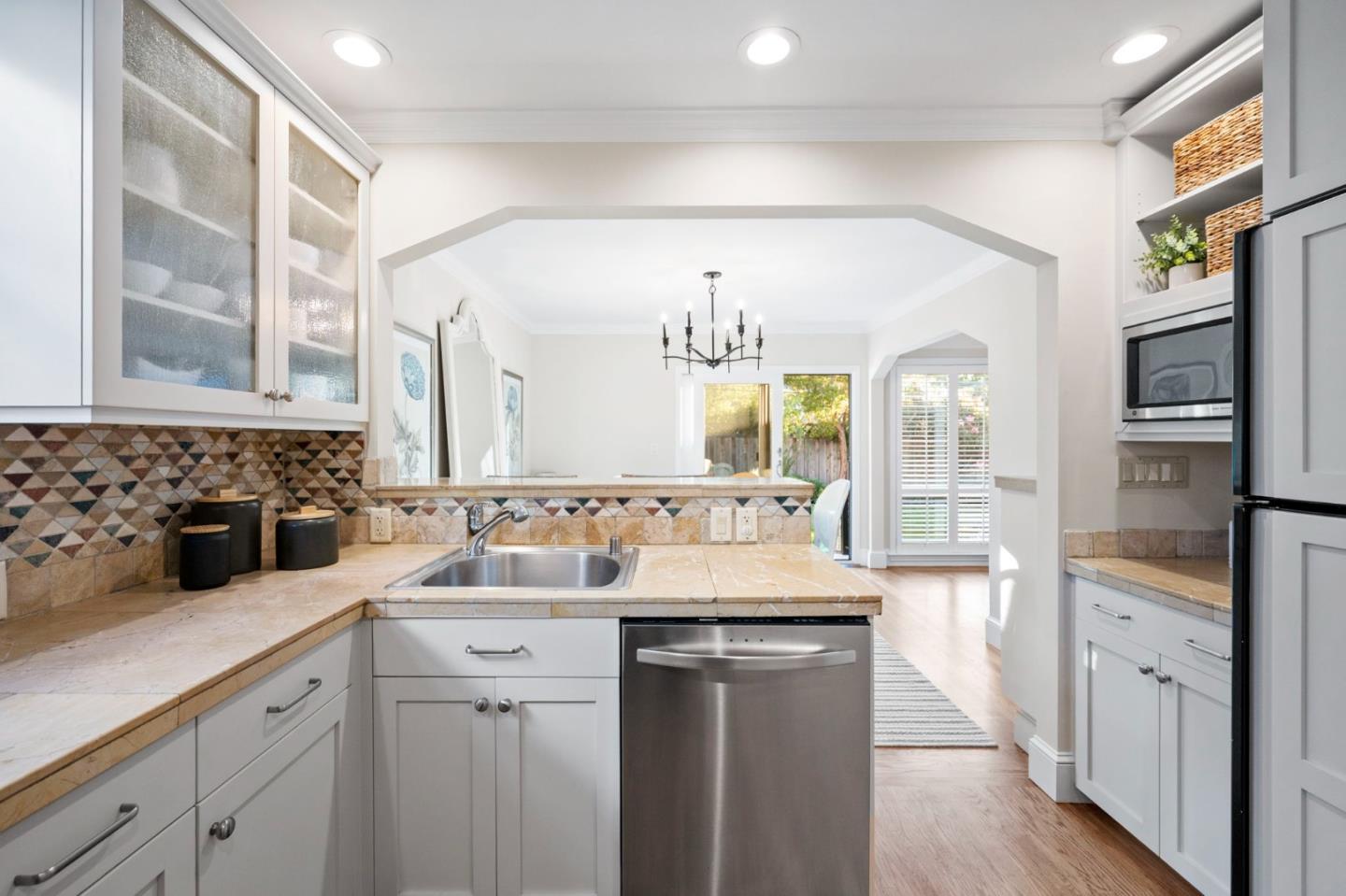 Detail Gallery Image 18 of 54 For 1549 Eastmoor Rd, Burlingame,  CA 94010 - 3 Beds | 2 Baths