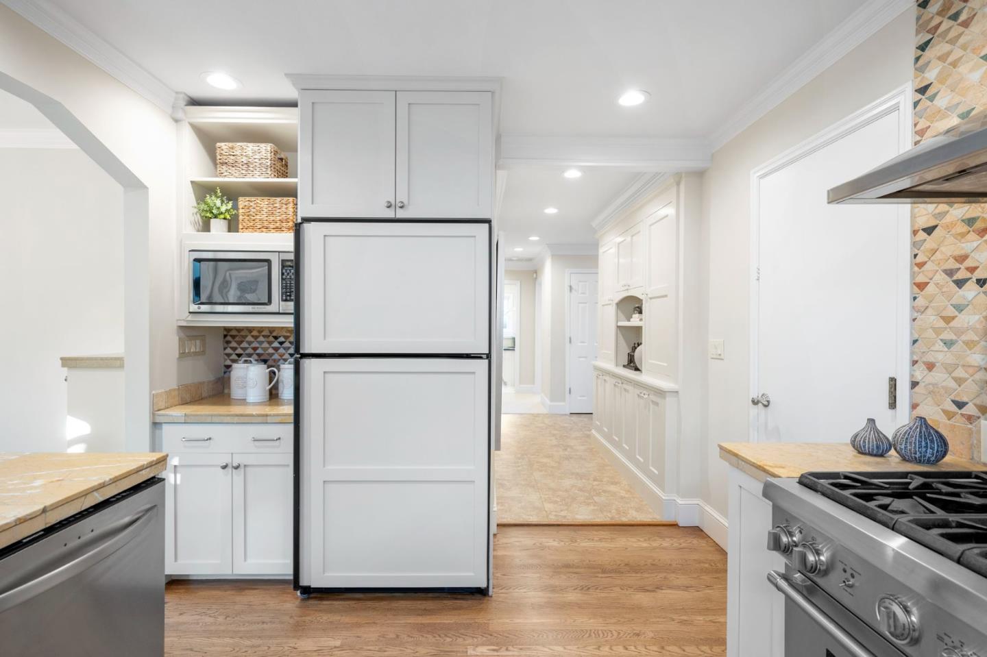 Detail Gallery Image 19 of 54 For 1549 Eastmoor Rd, Burlingame,  CA 94010 - 3 Beds | 2 Baths