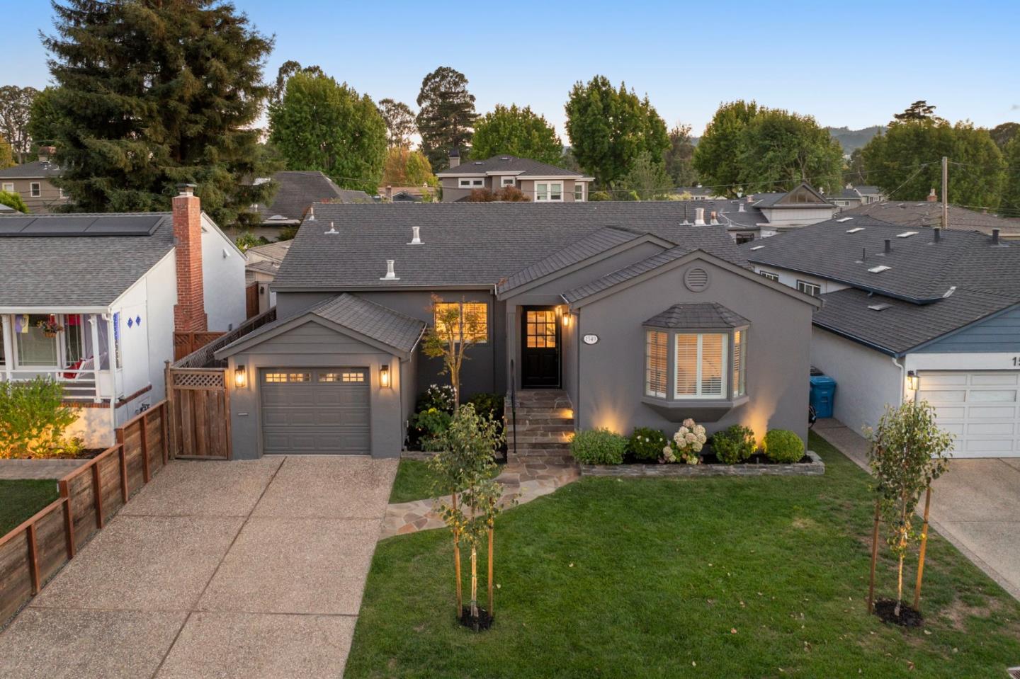 Detail Gallery Image 2 of 54 For 1549 Eastmoor Rd, Burlingame,  CA 94010 - 3 Beds | 2 Baths