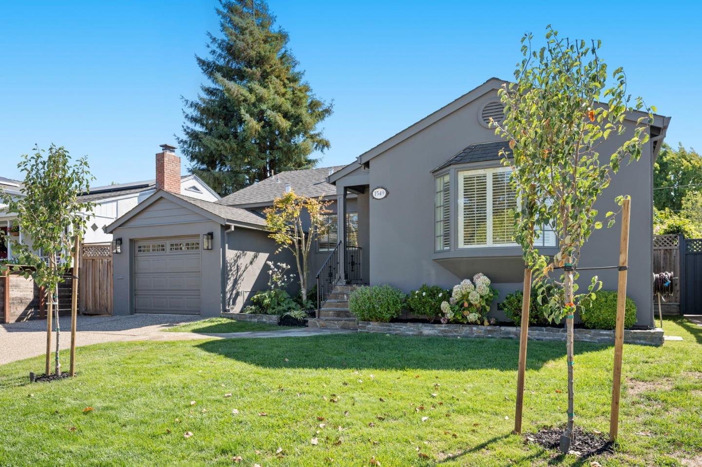 Detail Gallery Image 3 of 54 For 1549 Eastmoor Rd, Burlingame,  CA 94010 - 3 Beds | 2 Baths