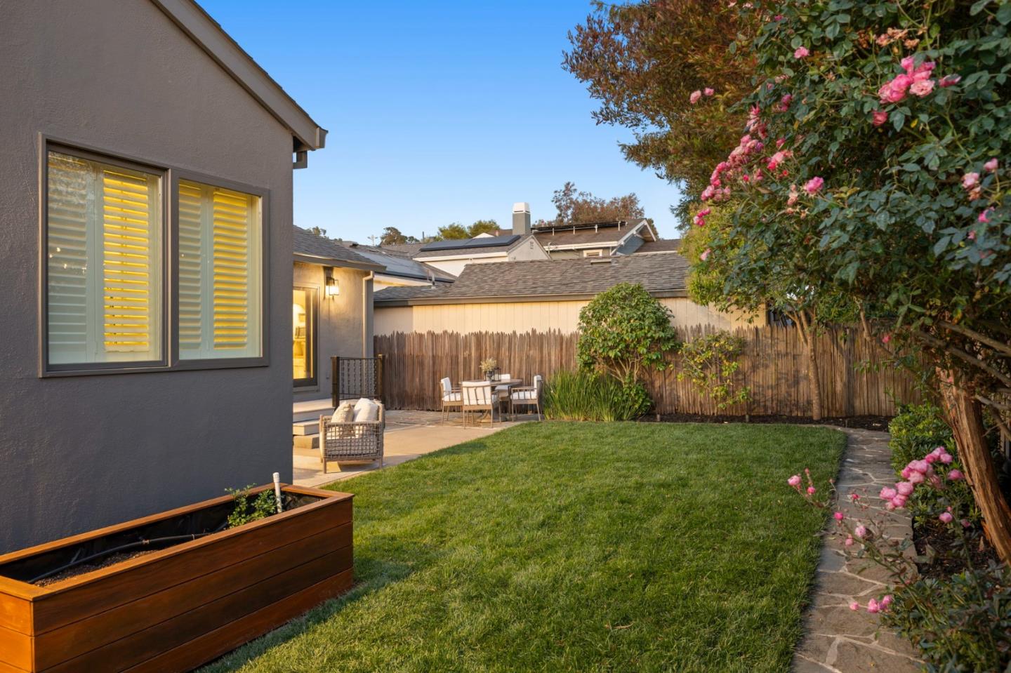 Detail Gallery Image 42 of 54 For 1549 Eastmoor Rd, Burlingame,  CA 94010 - 3 Beds | 2 Baths