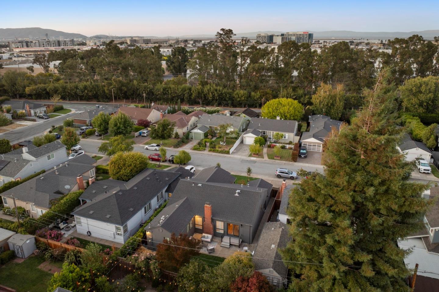 Detail Gallery Image 49 of 54 For 1549 Eastmoor Rd, Burlingame,  CA 94010 - 3 Beds | 2 Baths