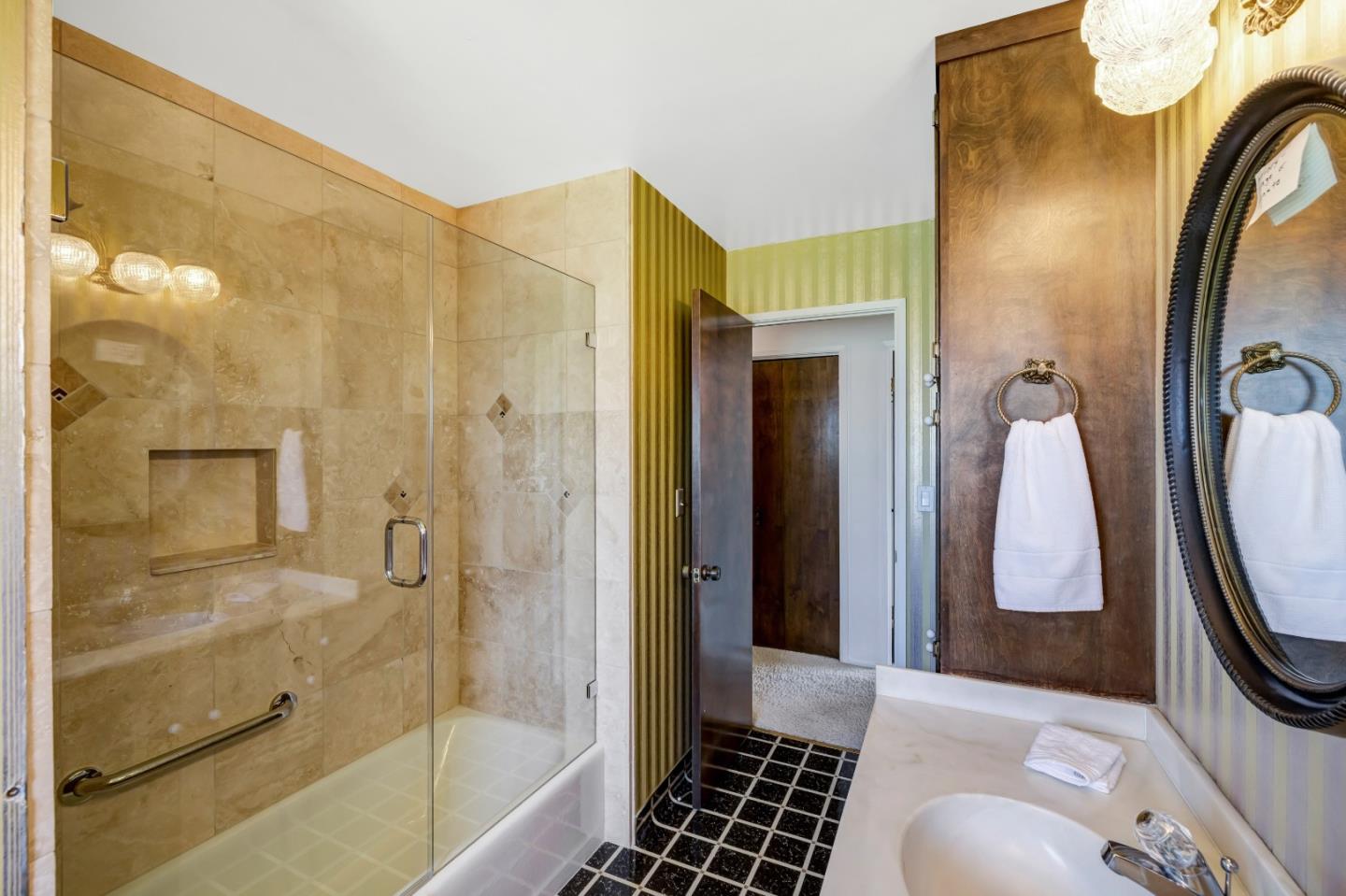 Detail Gallery Image 15 of 20 For 981 Sierra Madre Dr, Salinas,  CA 93901 - 3 Beds | 2 Baths