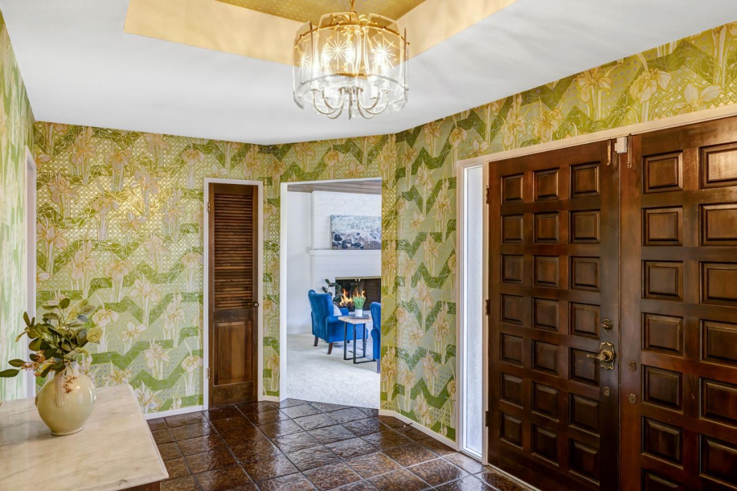 Detail Gallery Image 4 of 20 For 981 Sierra Madre Dr, Salinas,  CA 93901 - 3 Beds | 2 Baths