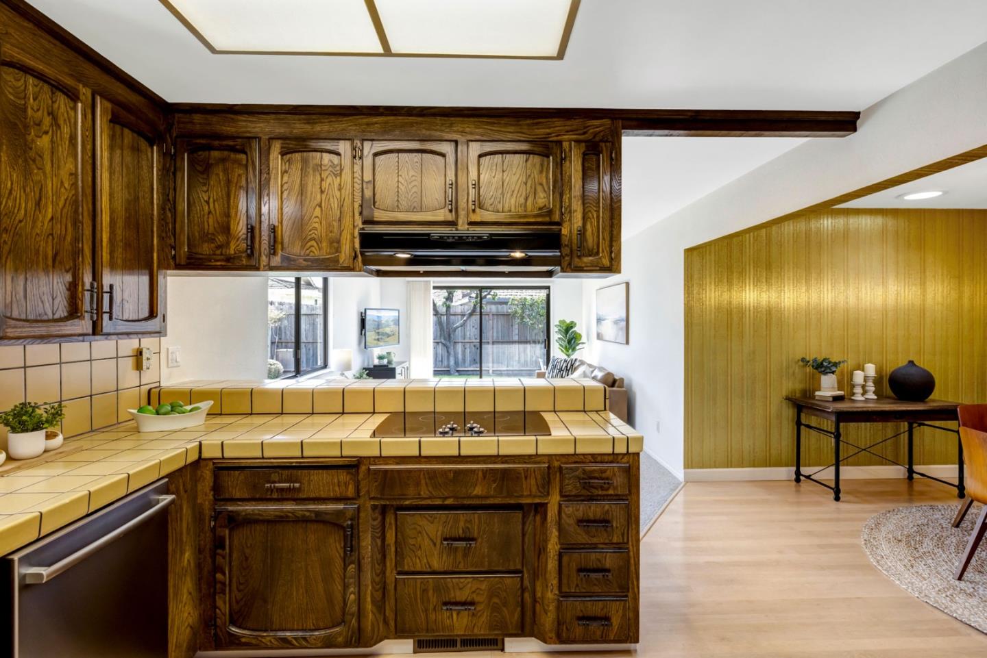 Detail Gallery Image 9 of 20 For 981 Sierra Madre Dr, Salinas,  CA 93901 - 3 Beds | 2 Baths