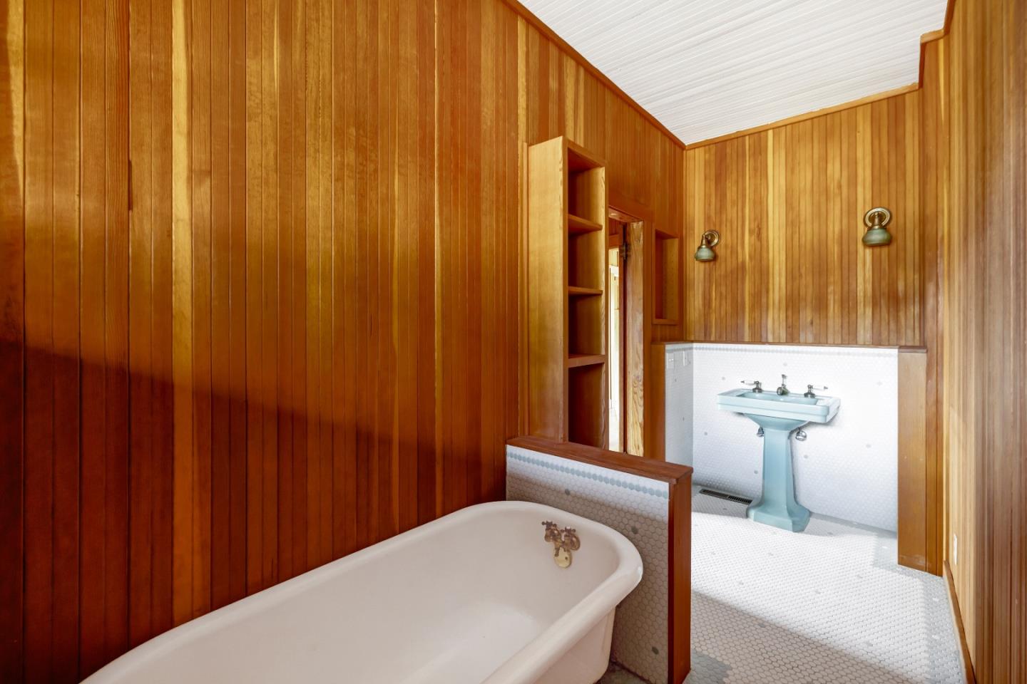 Detail Gallery Image 16 of 35 For 0 Forest 2 Nw of 8th, Carmel,  CA 93923 - 4 Beds | 3/1 Baths