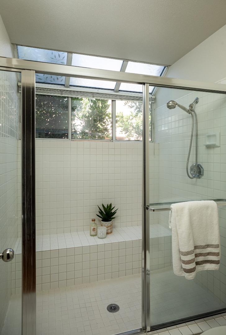 Detail Gallery Image 13 of 25 For 994 Alpine Ter #2,  Sunnyvale,  CA 94086 - 2 Beds | 2/1 Baths
