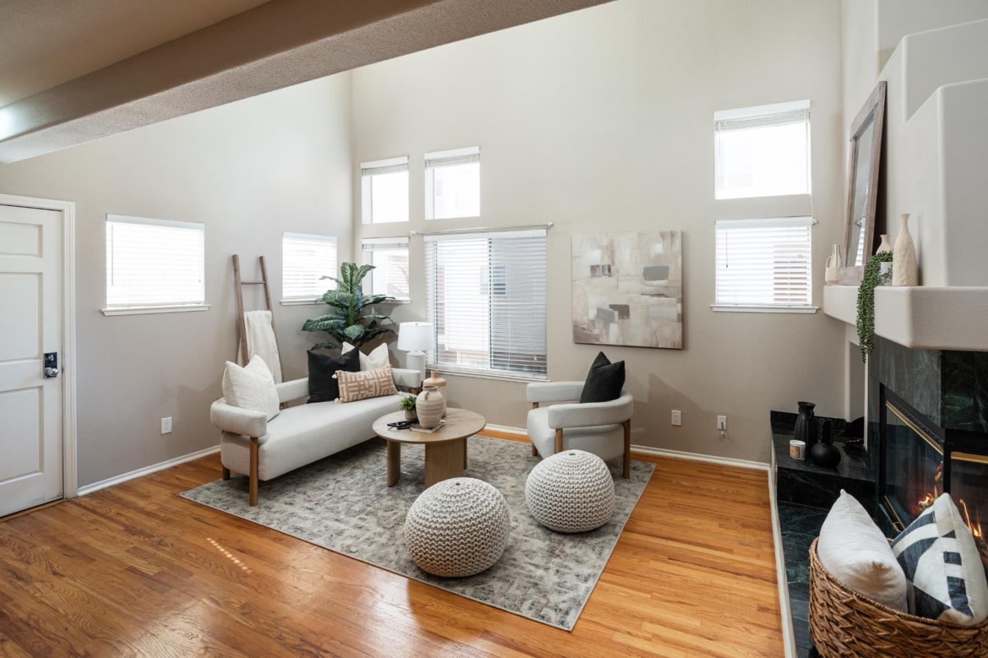 Detail Gallery Image 4 of 25 For 994 Alpine Ter #2,  Sunnyvale,  CA 94086 - 2 Beds | 2/1 Baths