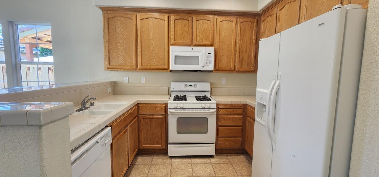 Detail Gallery Image 5 of 26 For 1243 Clark Colony Ave, Greenfield,  CA 93927 - 3 Beds | 2 Baths