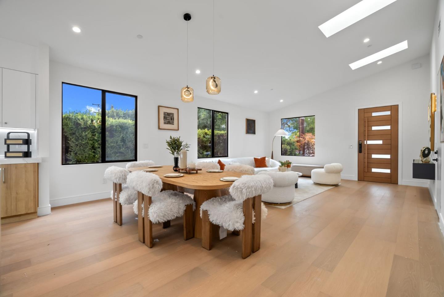 Detail Gallery Image 5 of 42 For 557 E Arbor Ave, Sunnyvale,  CA 94085 - 4 Beds | 3 Baths