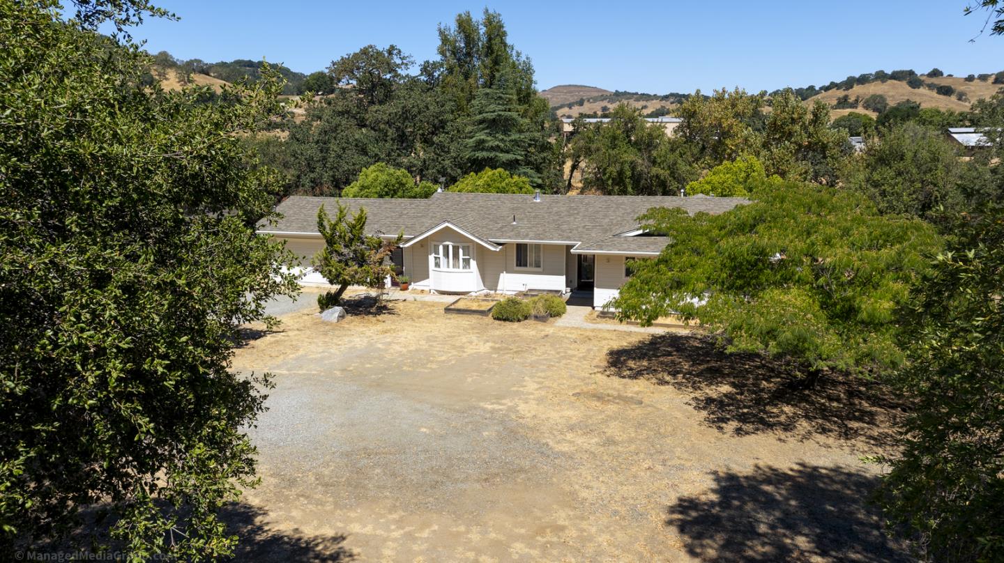 Detail Gallery Image 2 of 37 For 4775 Little Uvas Rd, Morgan Hill,  CA 95037 - 3 Beds | 2 Baths