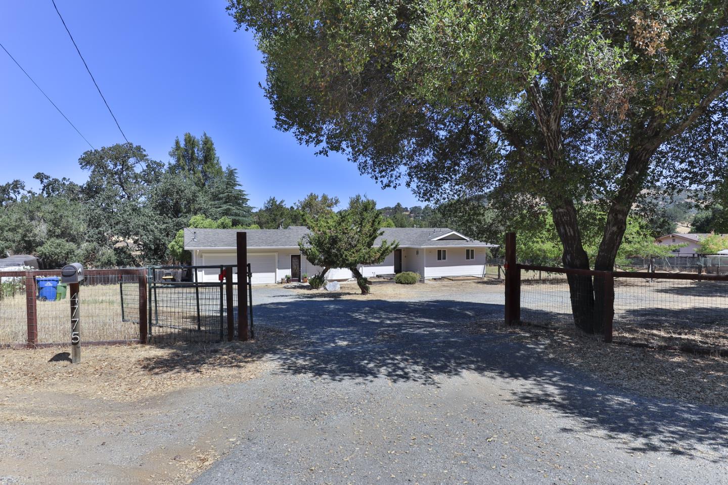 Detail Gallery Image 6 of 37 For 4775 Little Uvas Rd, Morgan Hill,  CA 95037 - 3 Beds | 2 Baths