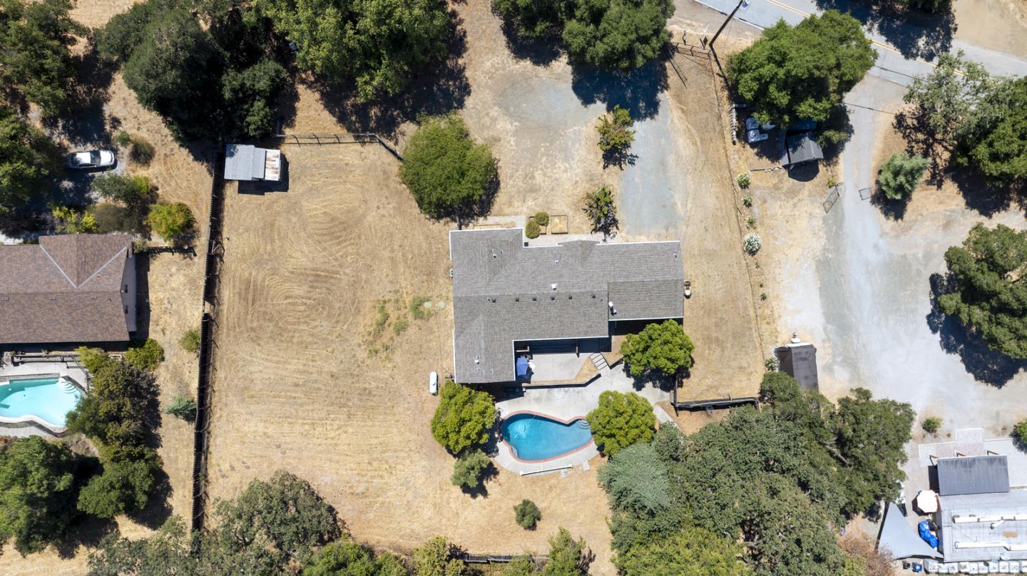 Detail Gallery Image 7 of 37 For 4775 Little Uvas Rd, Morgan Hill,  CA 95037 - 3 Beds | 2 Baths