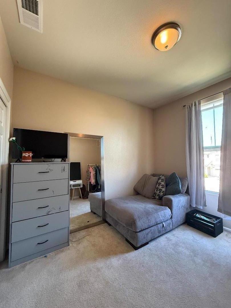 Detail Gallery Image 12 of 24 For 1058 Sardinia Dr, Salinas,  CA 93905 - 4 Beds | 2/1 Baths